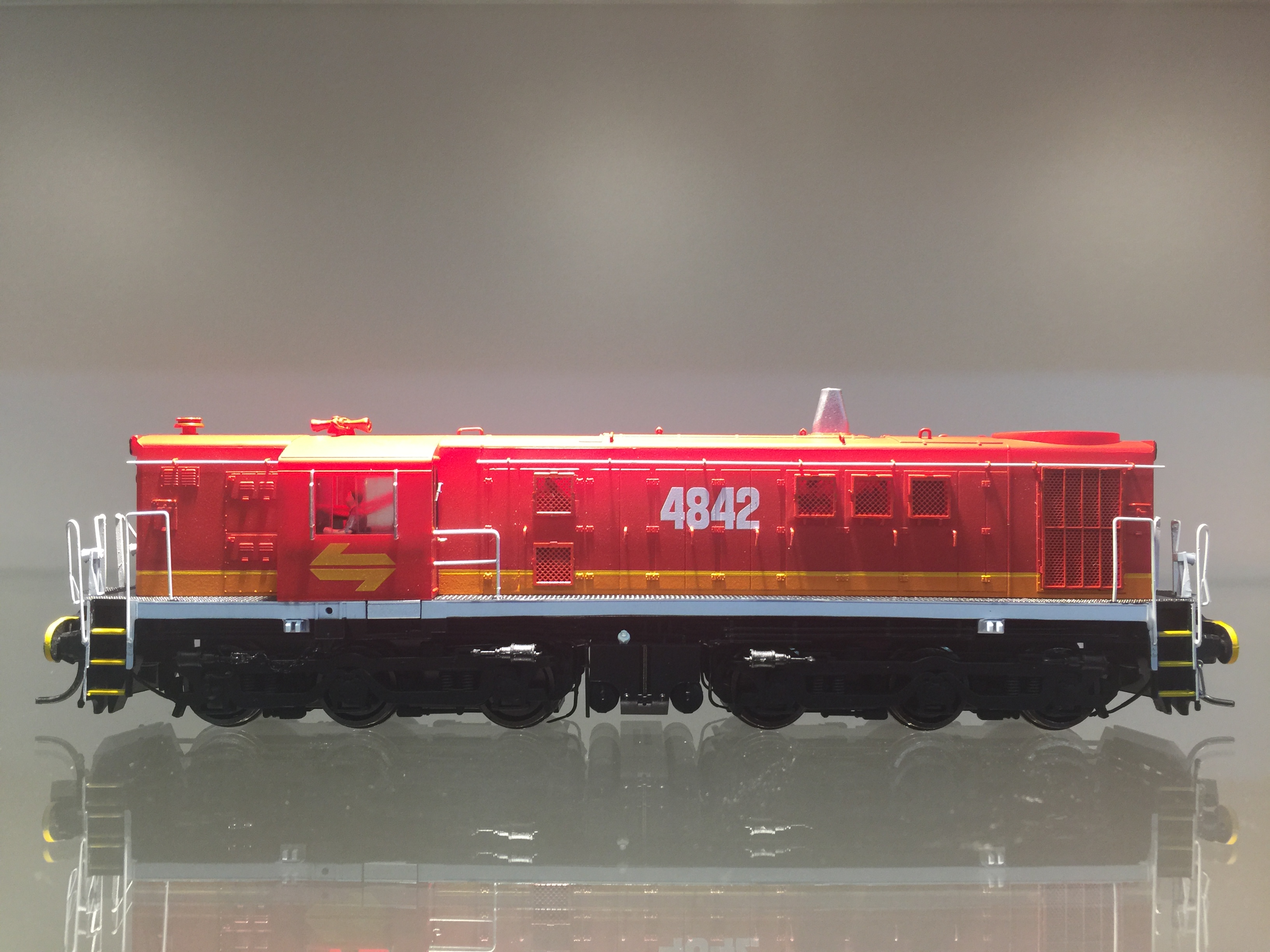 NEW ARRIVAL - TRAINORAMA 48 CLASS -  4842, CANDY WITH RED ROOF,  SPECIAL PRICE FOR ONLY $285 EACH